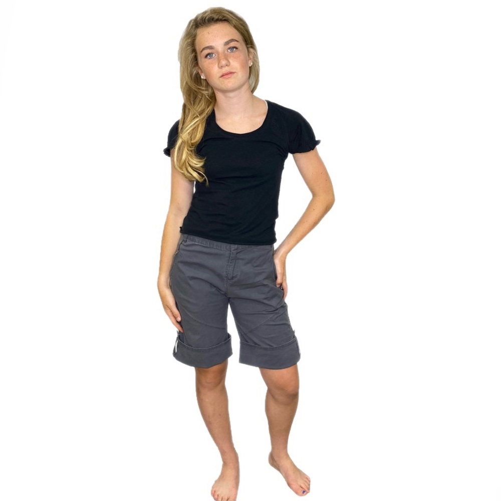 DANSKIN NOW Ladies Small Bermuda Shorts Snap Up